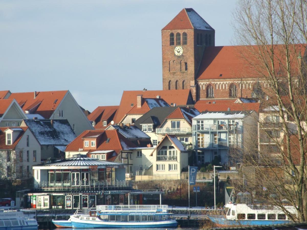 Ferienwohnungen Am Seeufer 11 Waren (Mueritz) Exterior foto